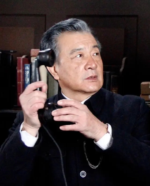 赵真真饰演者方舒1957年出生于天津,她因在《烈火中永生》中成功饰演"