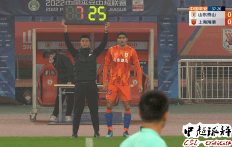 足球停球最厉害的球员（暴力美学！费莱尼中超再现1杂耍停球：对方2名球员全被弹开）-趣拿体育