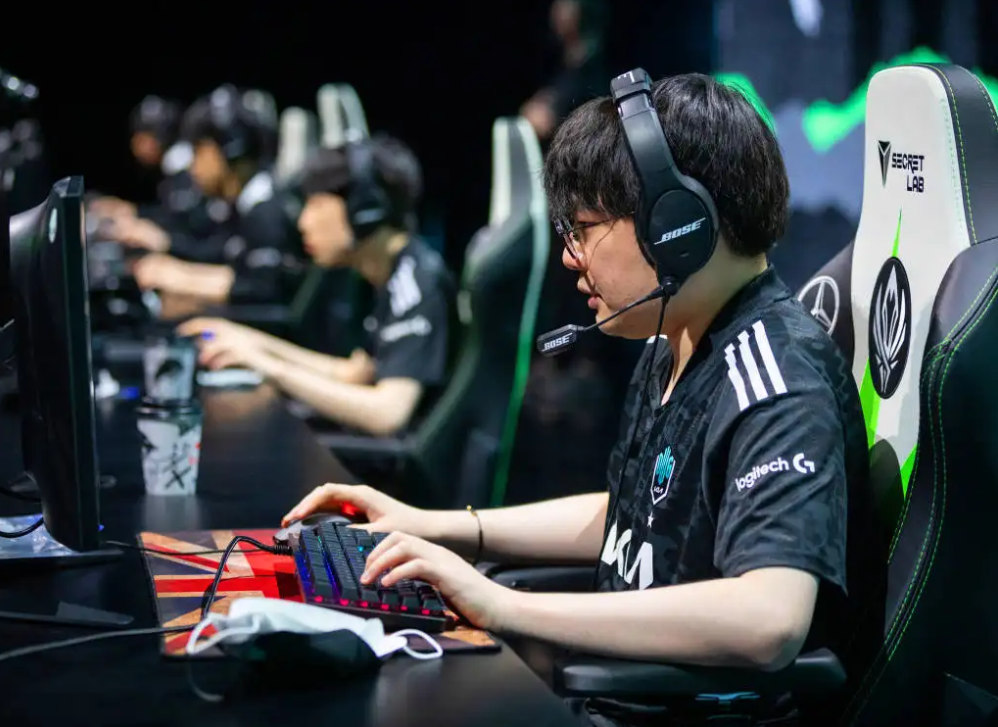 電競戰狼rng（RNG全體球員戰狼發言火了：你們喜歡舔韓國人，不說明韓援有水平）