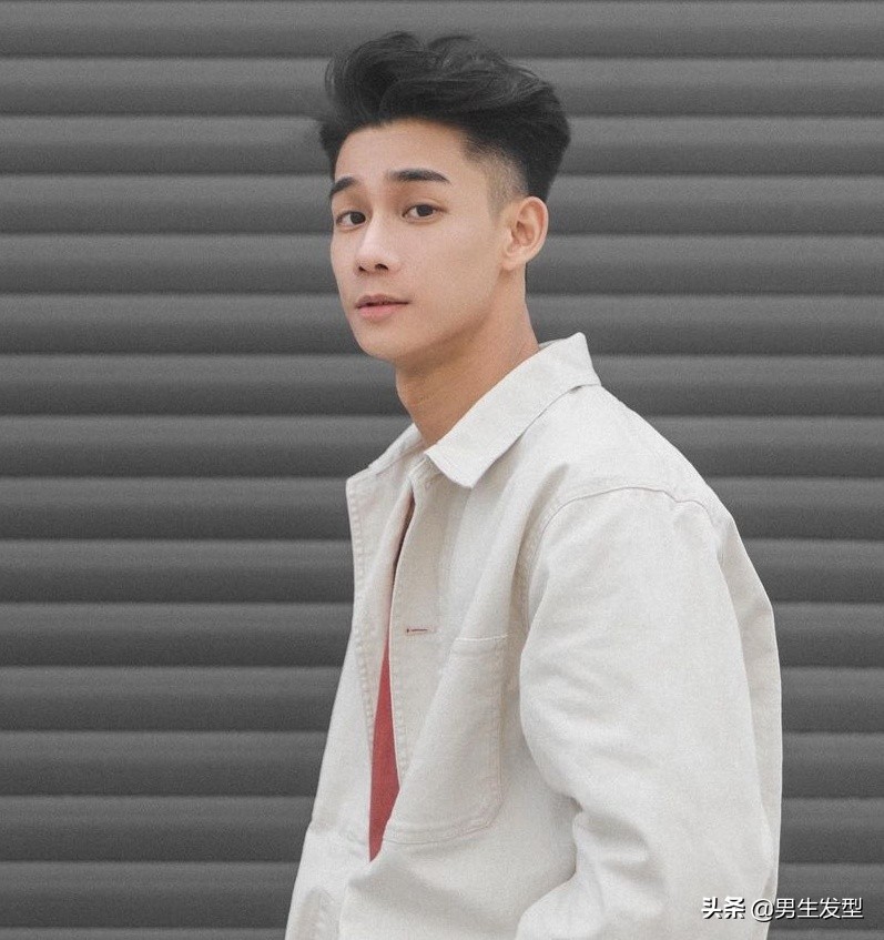 大学生发型男适合男大学生的发型