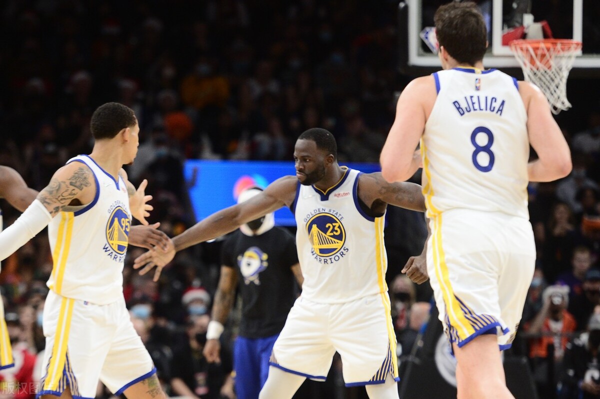 勇士116比菲尼克斯太阳(nba圣诞大战勇士vs太阳116:107,勇士取胜的