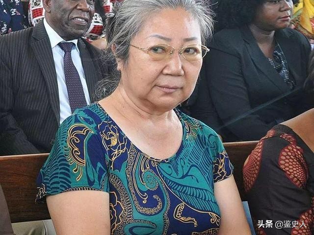 中国大妈身价千万惹众怒，在非洲被判15年，国人却拍手称快