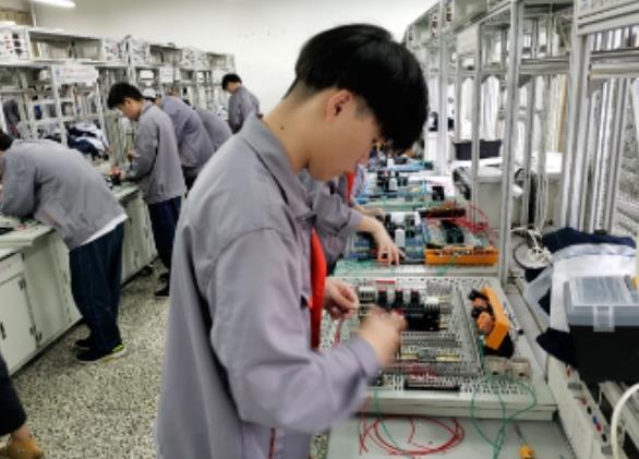 一优秀专科生应聘时遇冷，专科生到底算不算大学生？官方给出解释