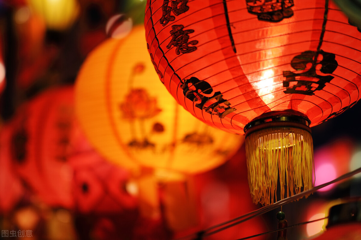 元宵至，灯火明，努力终将换得花满庭。