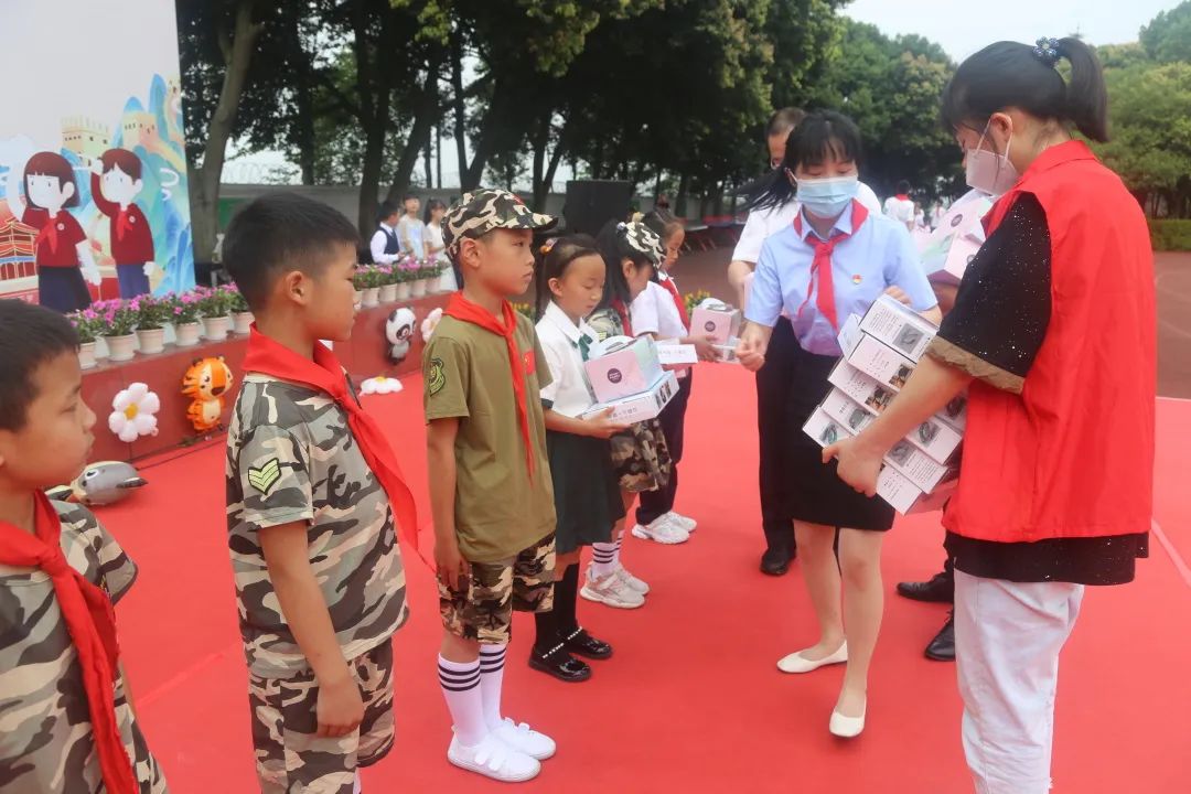 四川天府新区合江小学热烈庆祝“六一”国际儿童节