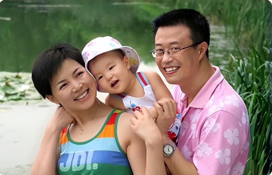 白燕升:不抛弃瘫痪妻子,婚后连生二胎,如今一家四口其乐融融