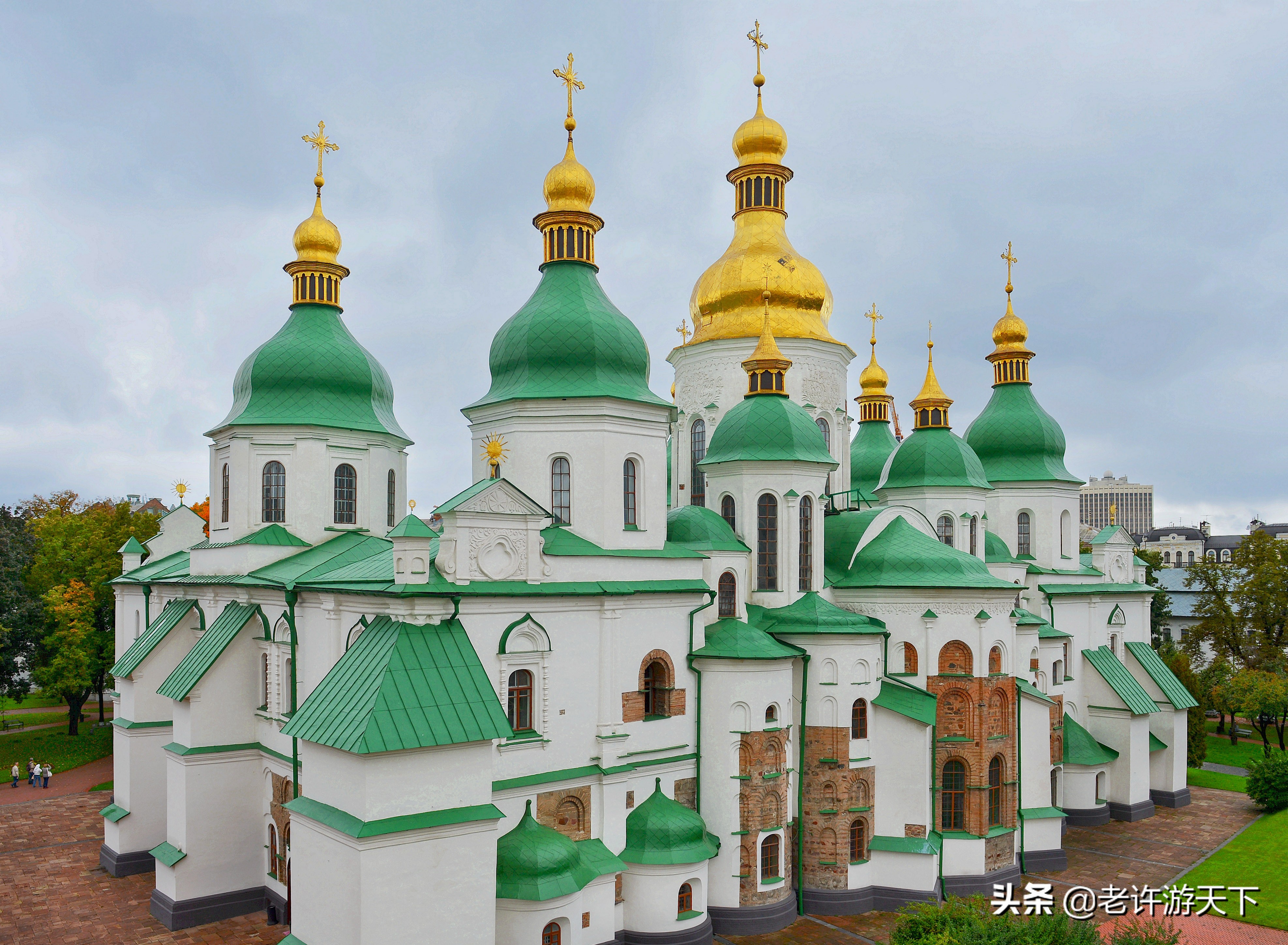 乌克兰基辅：罗斯众城之母，东正教之心，第聂伯河畔的璀璨明珠