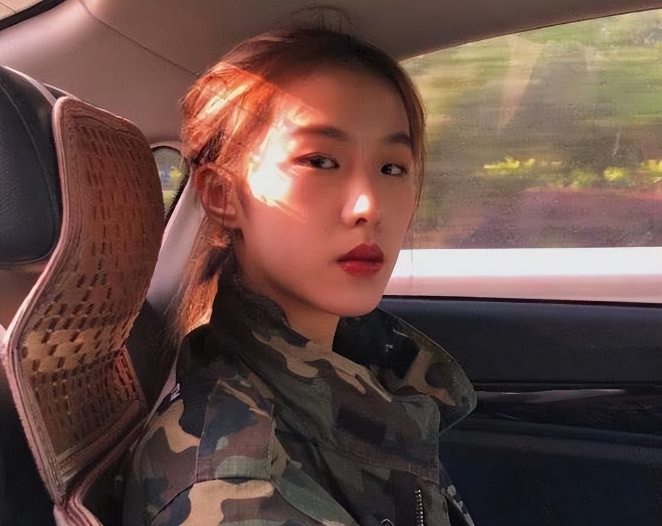 变形记16岁女巨婴：每天花销过万，吃饭要人喂，如今变化很惊艳