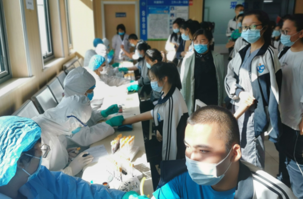 高考体检时学生需全部脱光？高三学生被吓坏，医生：我也不想看