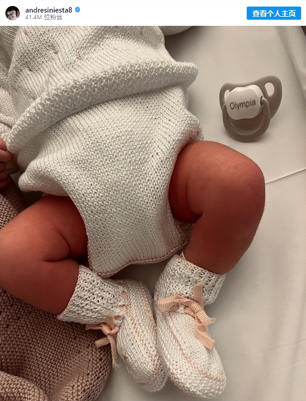 伊涅斯塔生涯获得多少冠军（38岁巴萨传奇喜讯：第5次当爹！结婚10年，养育2儿3女）