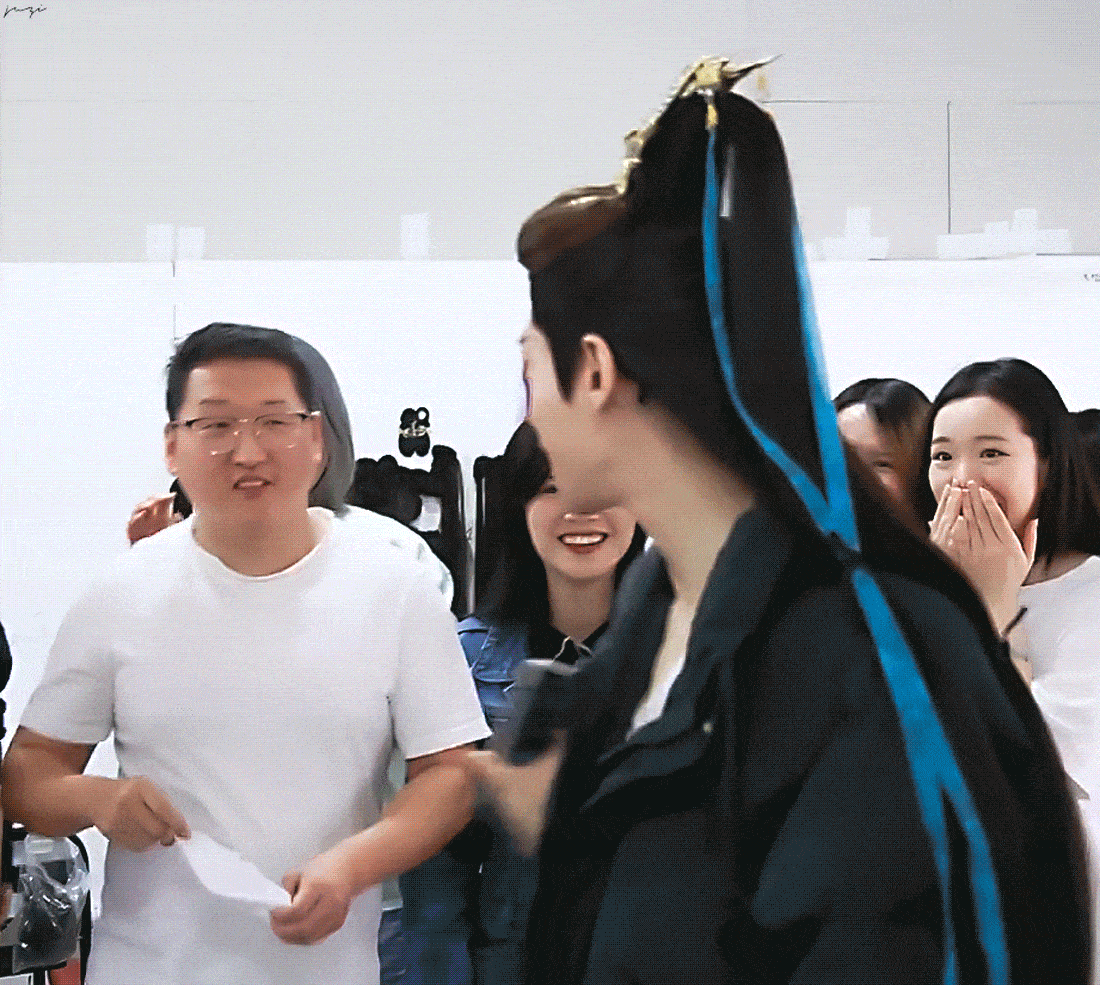 《长月烬明》罗云熙穿铠甲好帅，白鹿蓝衣战损，邓为有婚服造型？