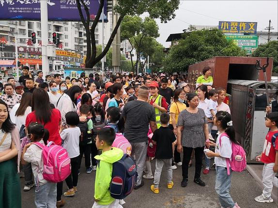 广西当地最新公布，大中小学寒假时间敲定，另外还有一个好消息