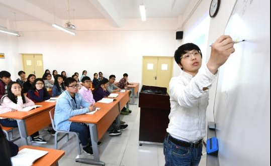 想当大学教师具备哪些条件？三个要素很重要，第一个是“硬要求”