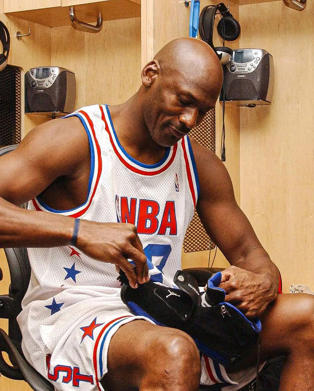 乔丹篮球鞋哪款好看(乔丹21世纪上脚的三双aj正代!