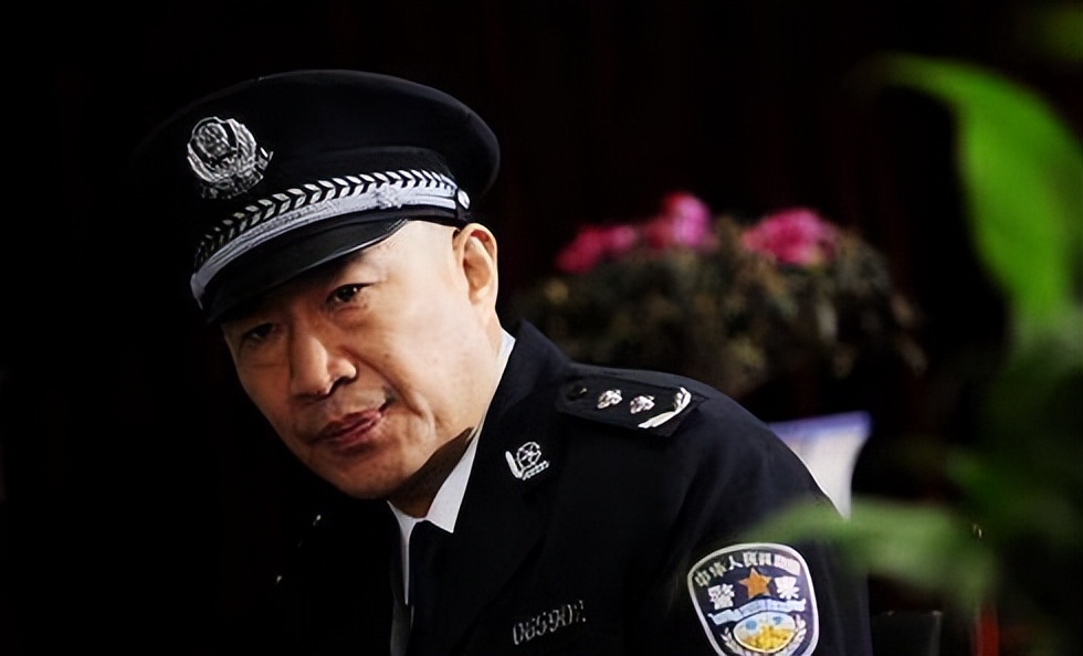 在《征服》里饰演**副局长徐国庆,因此石兆琪**的荧屏形象也深入人心