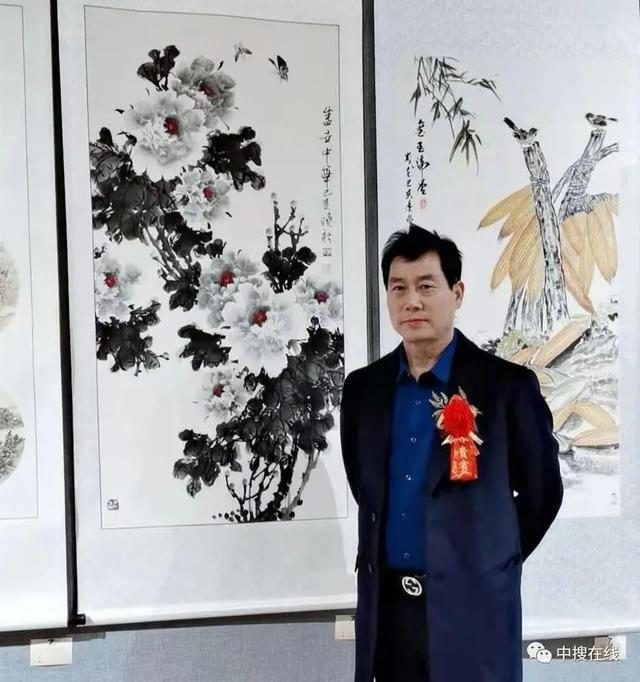 牡丹画家杨晓新其人其画 撰稿：张亚明