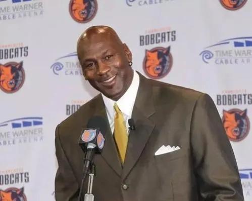 詹姆斯投资的产业（生涯薪资超4.3亿美元，“投资达人”詹姆斯身价超过乔丹了么？）