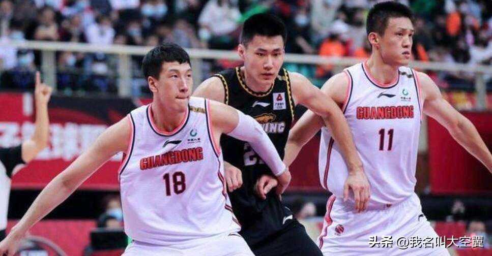 現在cba教練為什么打外援（CBA豪門廣東男籃，為何會讓周鵬加盟深圳，原因出在哪里）