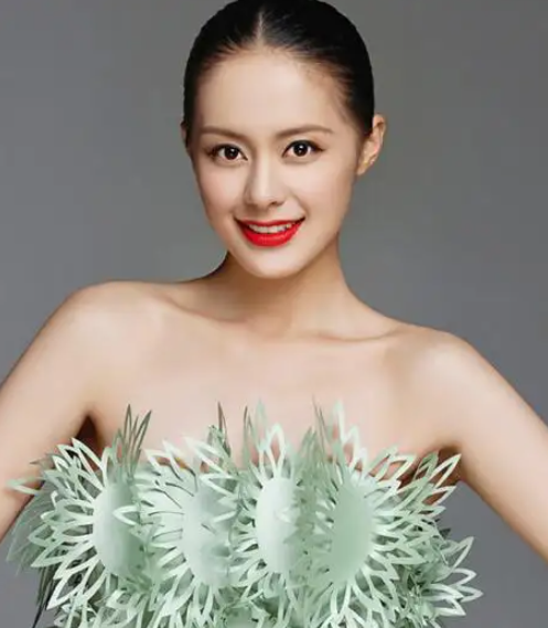 王力可：长得像宁静，却比李一桐、景甜还难捧，演41次女主都不红