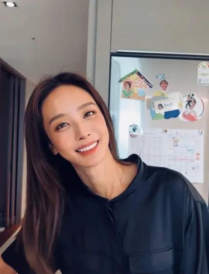 朴贞雅，对徐仁英说