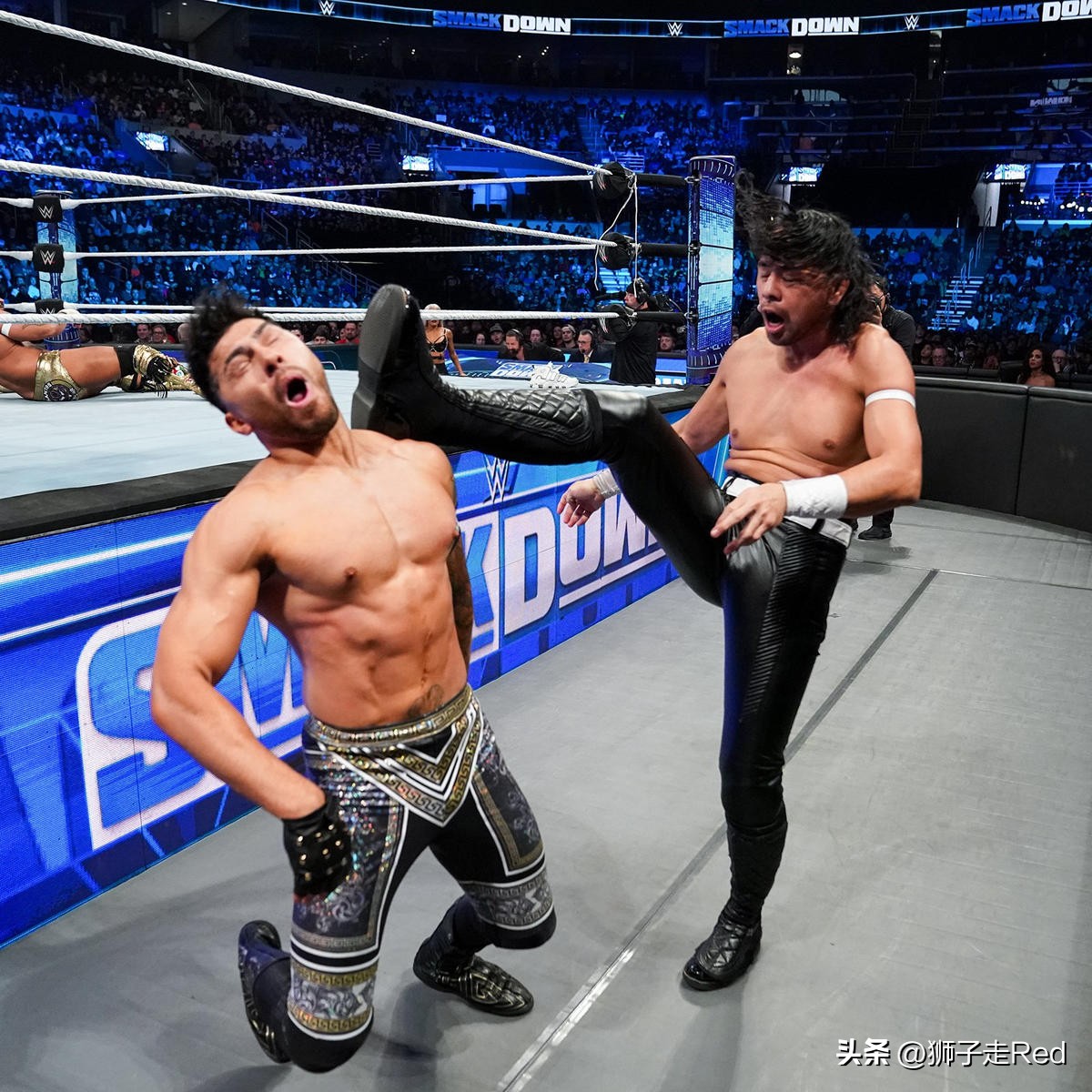 小狮子和克罗斯因伤缺席(WWE第1210期Smackdown节目2022年10月28日赛况及精选照片集)