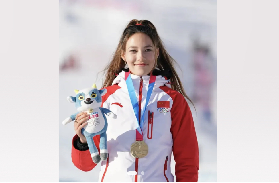 以家为舟，载爱启航——陪伴女儿成长的温馨旅程
