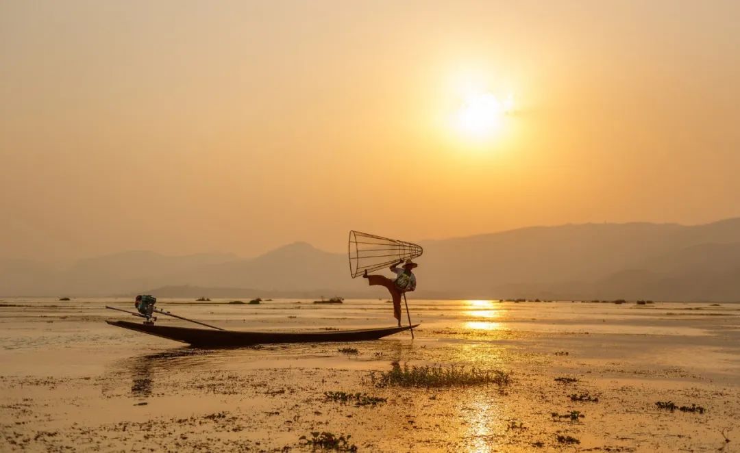 30句青春诗词，每一句都适合当座右铭，最适合今天发朋友圈