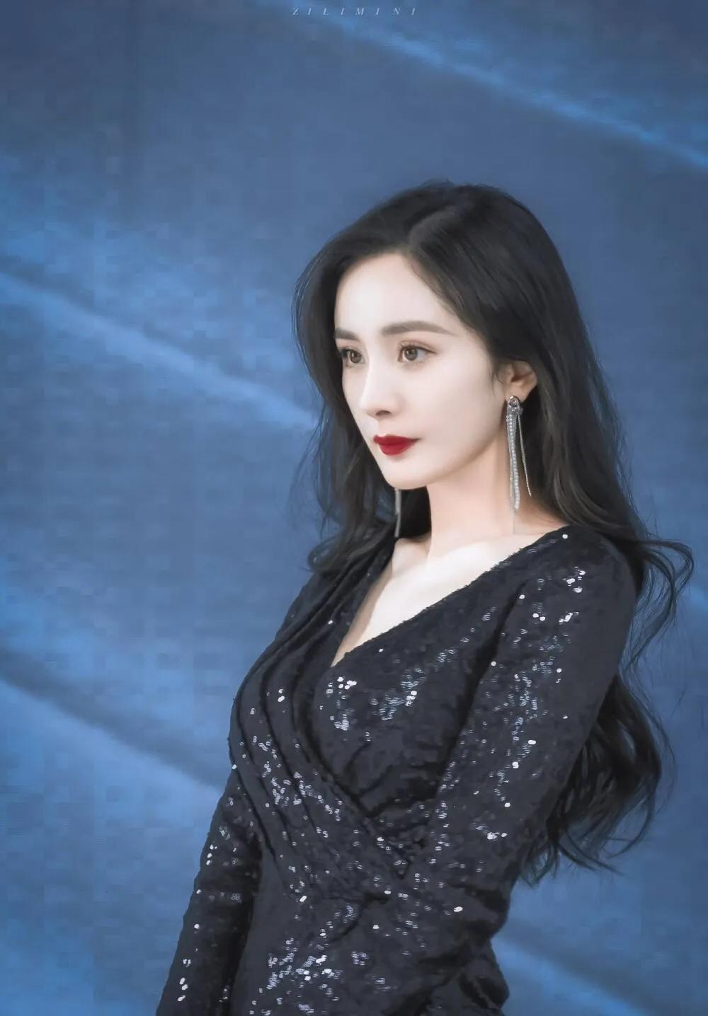 杨幂被潜规则全图(杨幂曾在节目中自曝潜规则内幕:娱乐圈用身体上位的