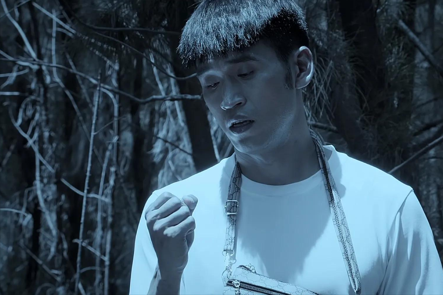 《庭外》：丈夫当傀儡，律师是凶手，国产政律剧，一集就上头