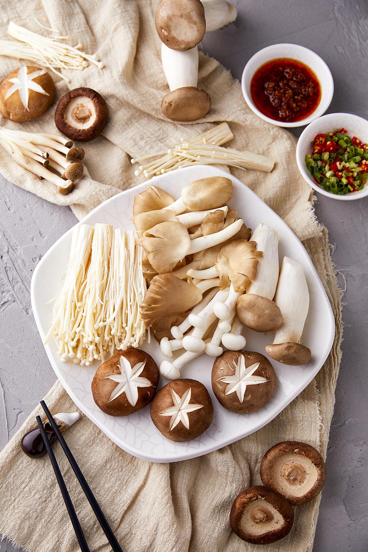 孕妇需谨慎食用的十大水果蔬菜：山楂等可能引发宫缩的食物