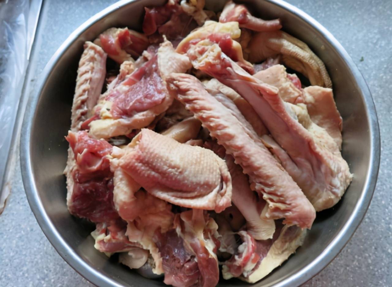 图片[3]-【芋头鹅肉】做法步骤图 美味过瘾 上桌秒光盘-起舞食谱网
