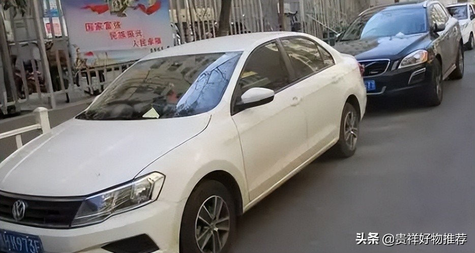 收到违章停车短信只是警告吗？贴条10天了查不到用不用处理？