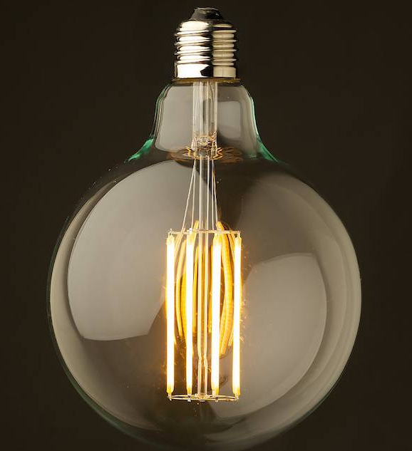 led电子蜡烛灯(LED灯“寿命短还费电”，商家却说它是节能产品，哪种说法是对的)