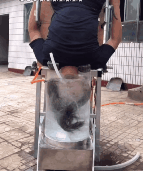 3d桌球汉化版最新免费版(这个博主造了台自动剪头机，踹翻了楼下托尼的饭碗)