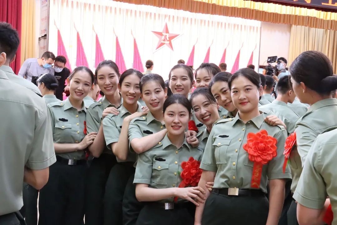 执行50余场任务，山东学霸女兵退役归来，入选省委宣传部、省教育厅名单！