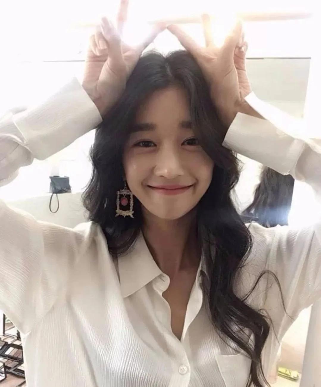 徐睿知 ​​​少女时期美照