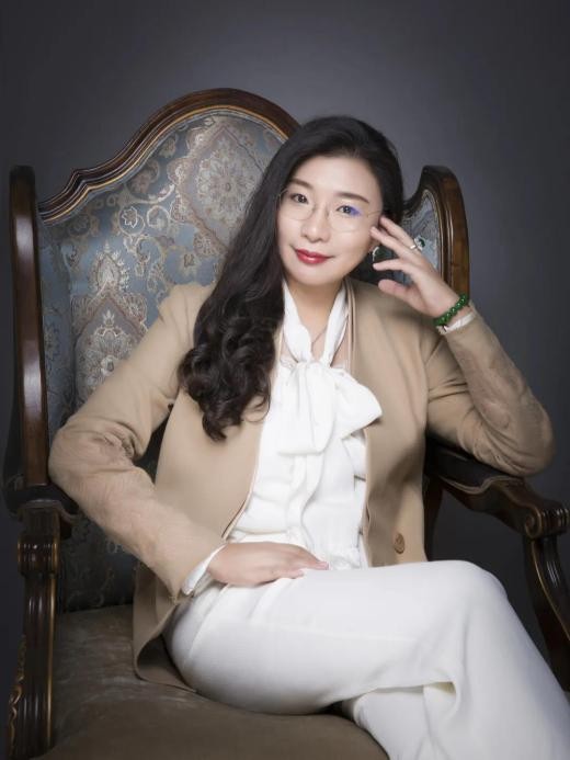 在香港办学、在美国开分公司，这7位女董事长、女教育家，毕业于湖北同所高校