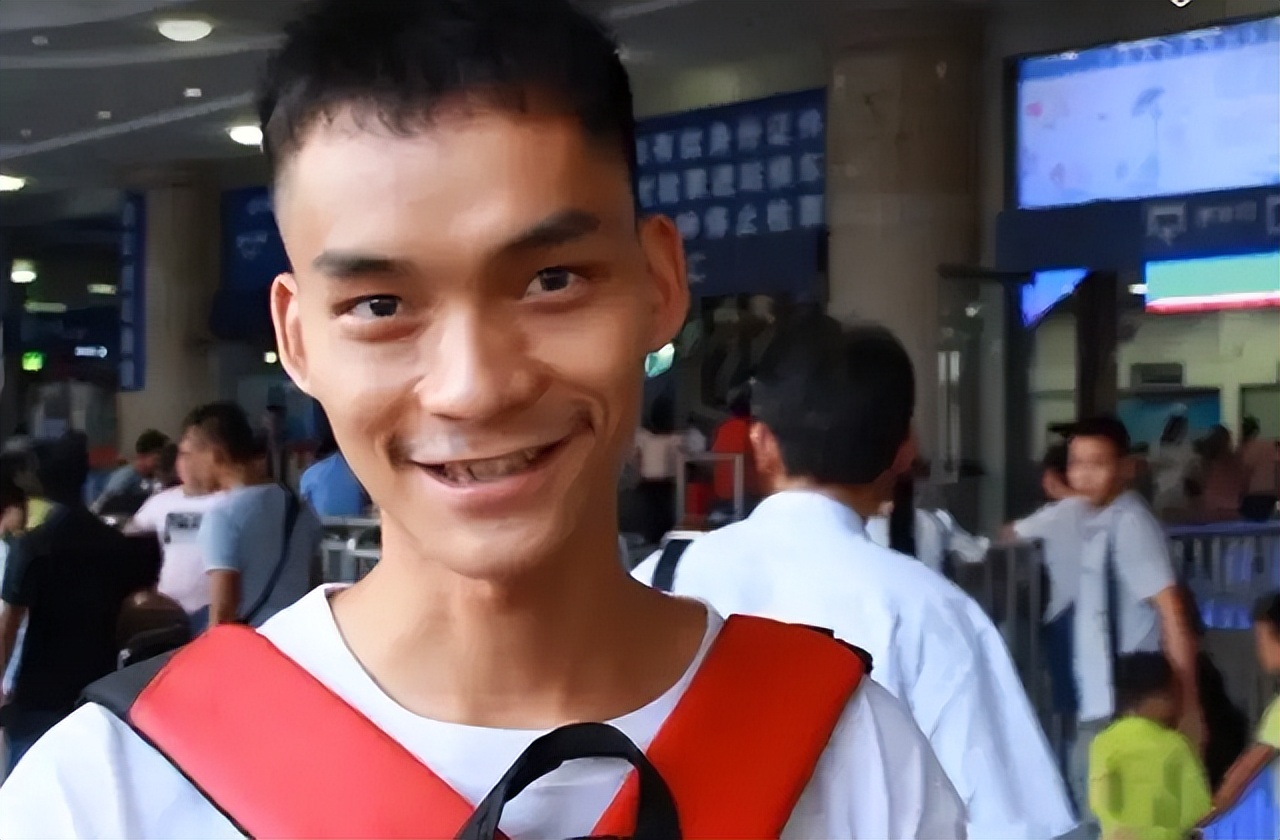 13次高考只为圆梦清华，33岁的高考“钉子户”唐尚珺：没有后悔路