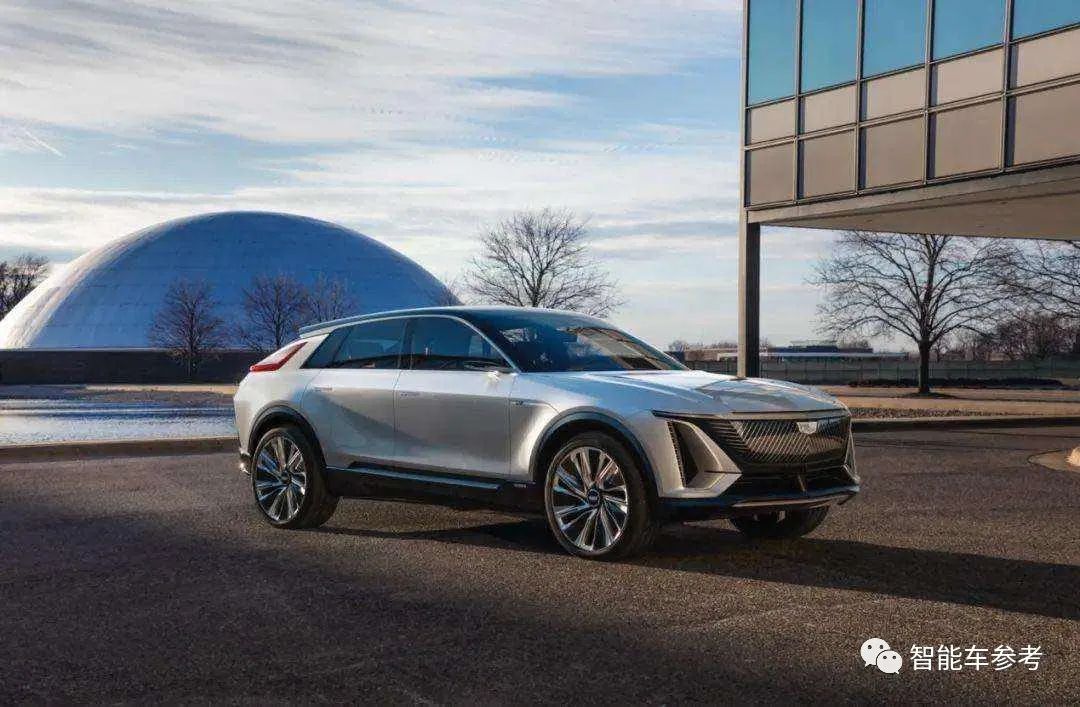 凯迪拉克首款电动车44万起开售：去洗浴不用自己扶方向盘了