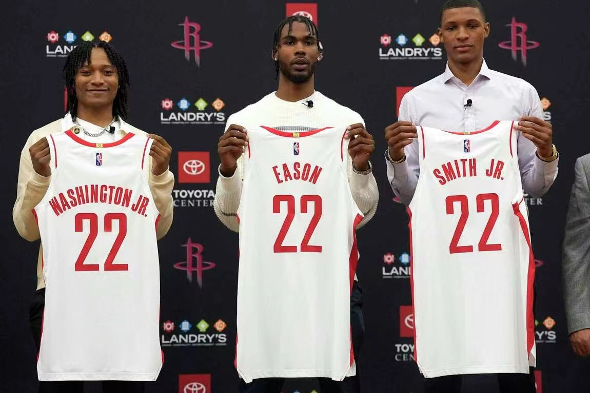 nba火箭为什么没有啦(火箭今天变阵，他的首发位置没了，给新人打替补)