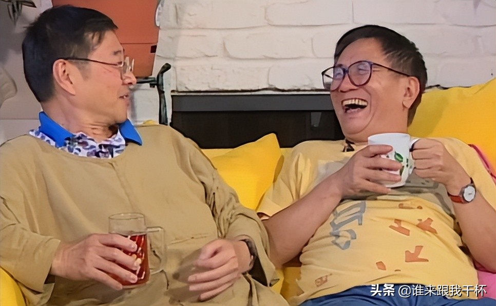 香江三大才子最后一次同框，齐聚三藩市倪匡家中，黄霑至死是少年