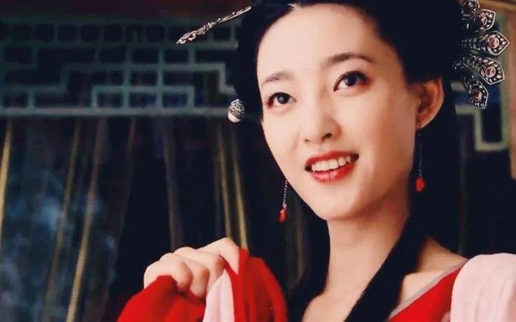 清纯小白兔+暗黑霸王花，又甜又盐坏起来带感的女演员盘点