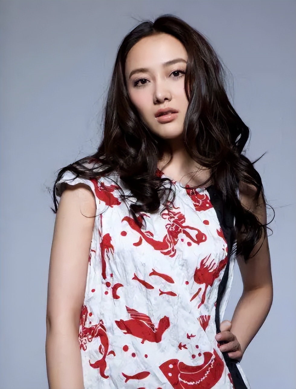 茗洋娱乐—美女明星-舒砚