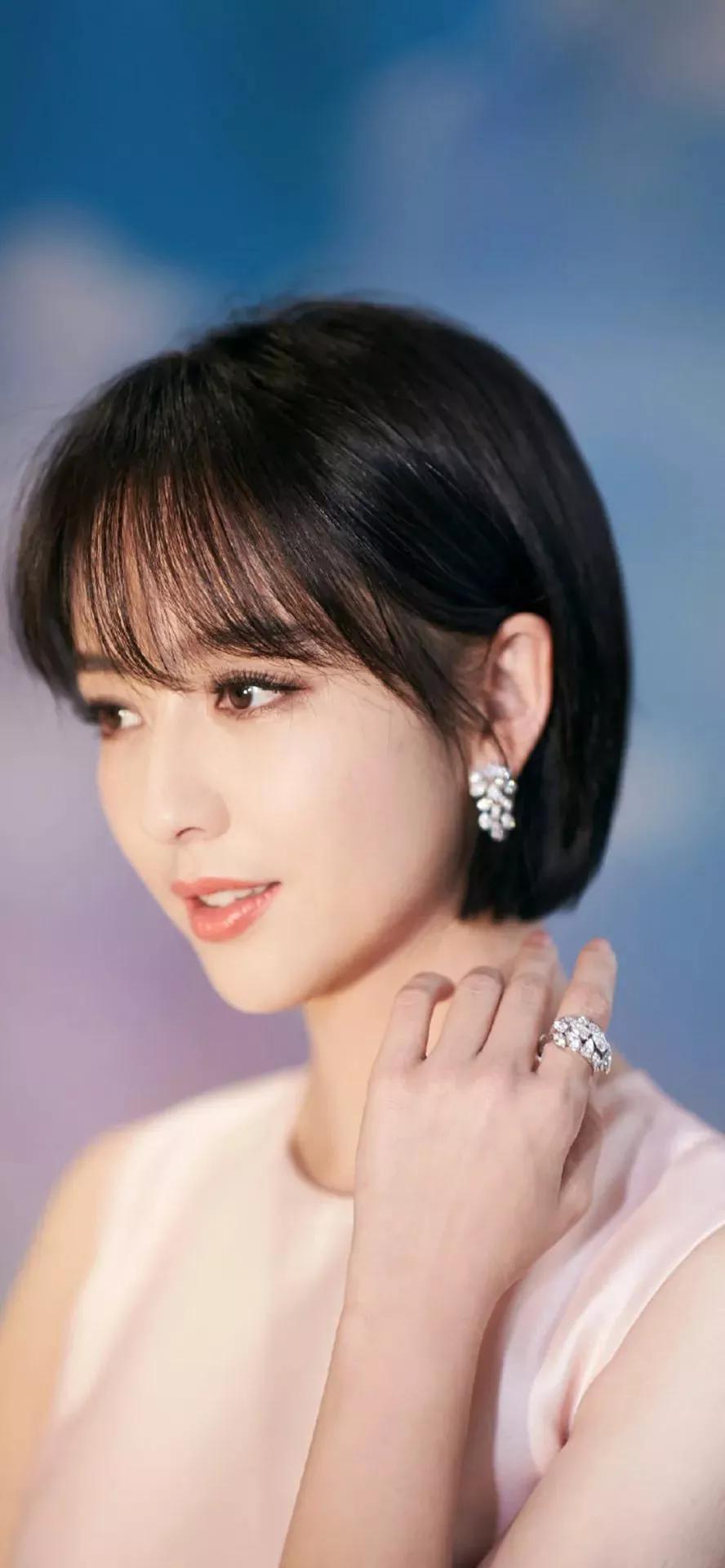 请欣赏40位明星独特灵秀的侧颜之美