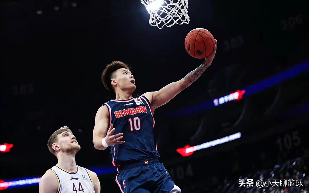 北控爆冷力克廣東（五人上雙，殘陣北控爆冷戰勝廣東！馬布里盛贊球員，杜鋒一臉無奈）