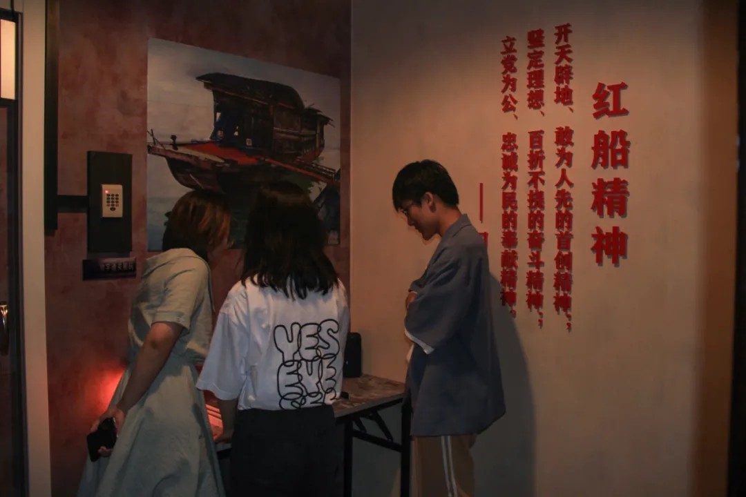 超“壕”！东北一高校7天建起一座桥，在宿舍修“两室一厅”，全国首家！