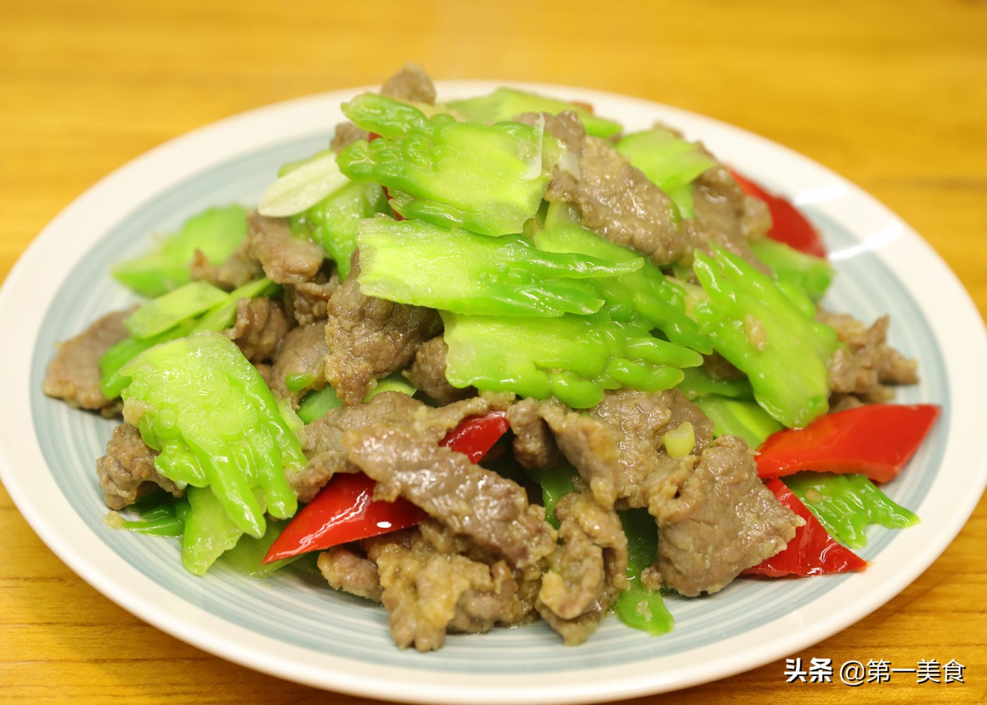建议中老年人，少吃点猪肉，多吃这几样，营养不贵，常吃手脚有力