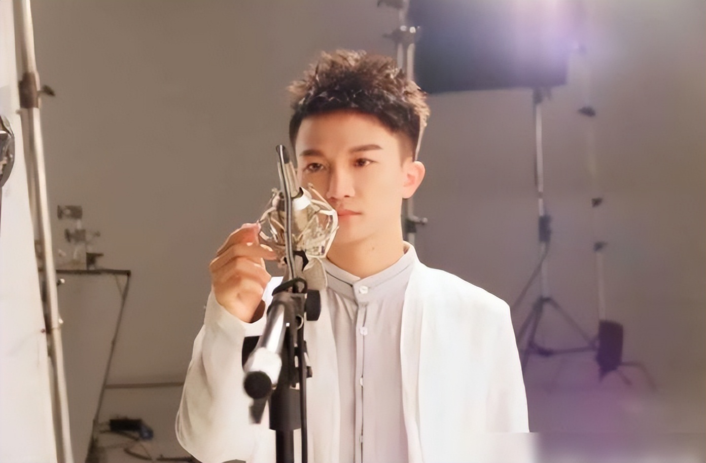 “天籁之音”周深：因《欢颜》被尹约相中，后力压李克勤一举夺冠