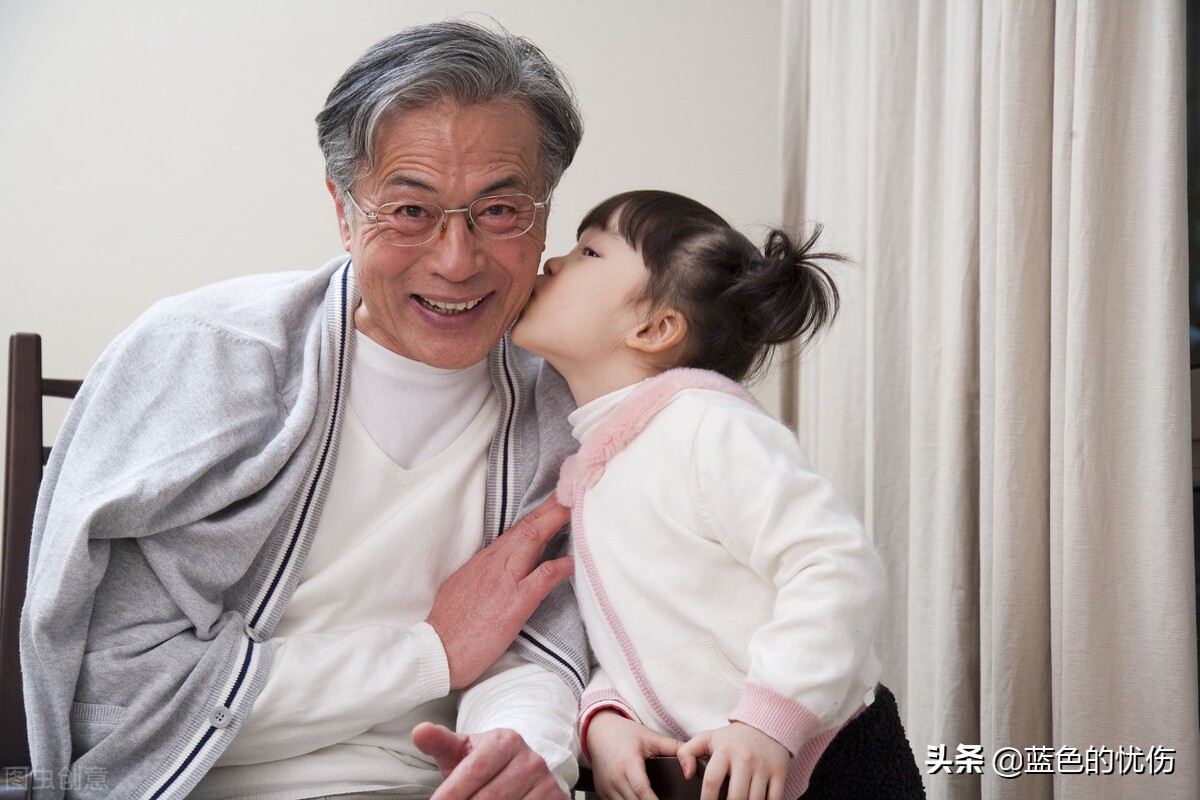 晚年失能老人心理危机：如何面对生活困境与绝望情绪
