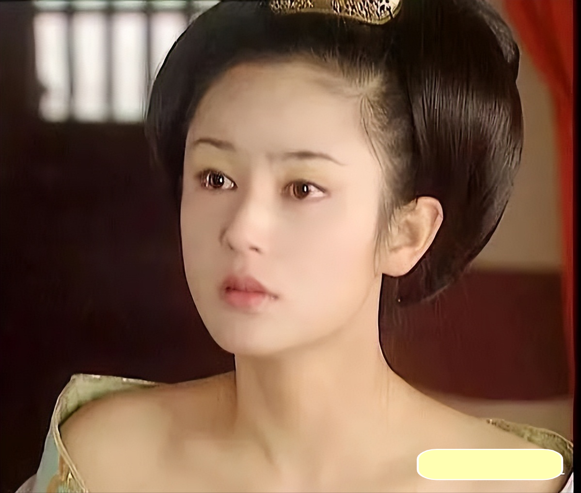 “尖嘴猴腮”别硬演公主，这8位女星告诉你，什么才叫金枝玉叶